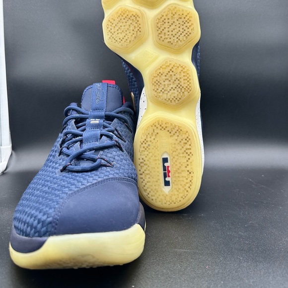 Nike LeBron 14 Low “Midnight Navy/Metallic Gold” - Picture 5 of 6